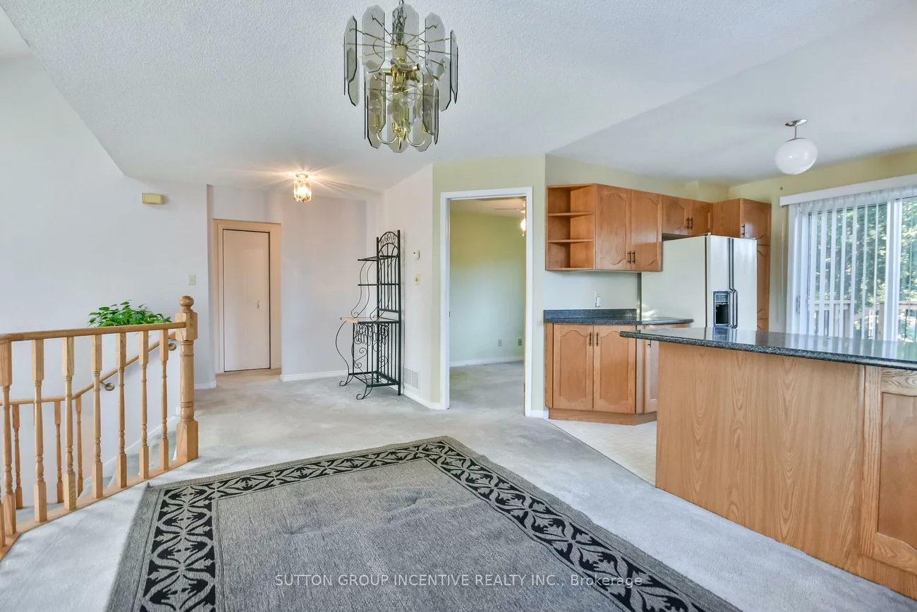 2276, Scythes, Stroud, Innisfil