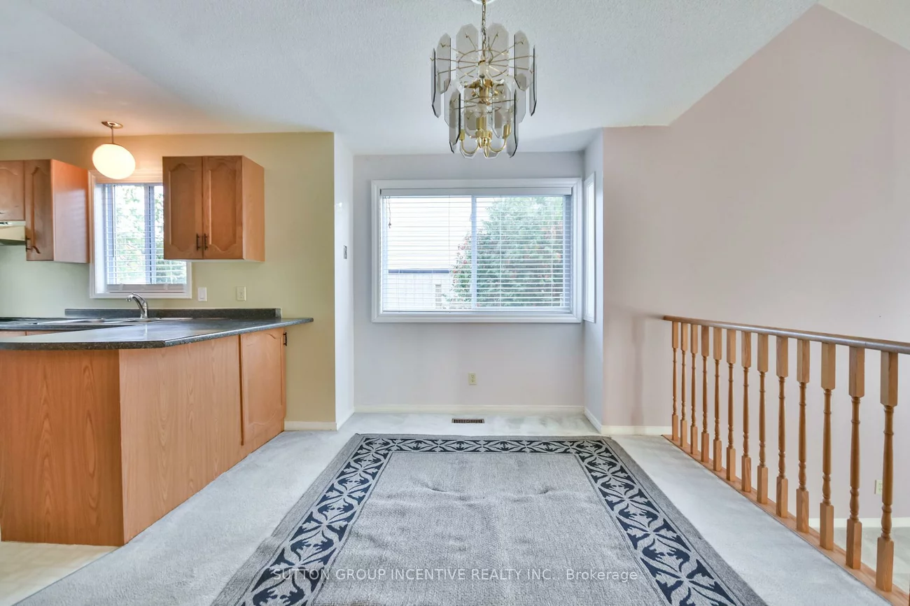 2276, Scythes, Stroud, Innisfil