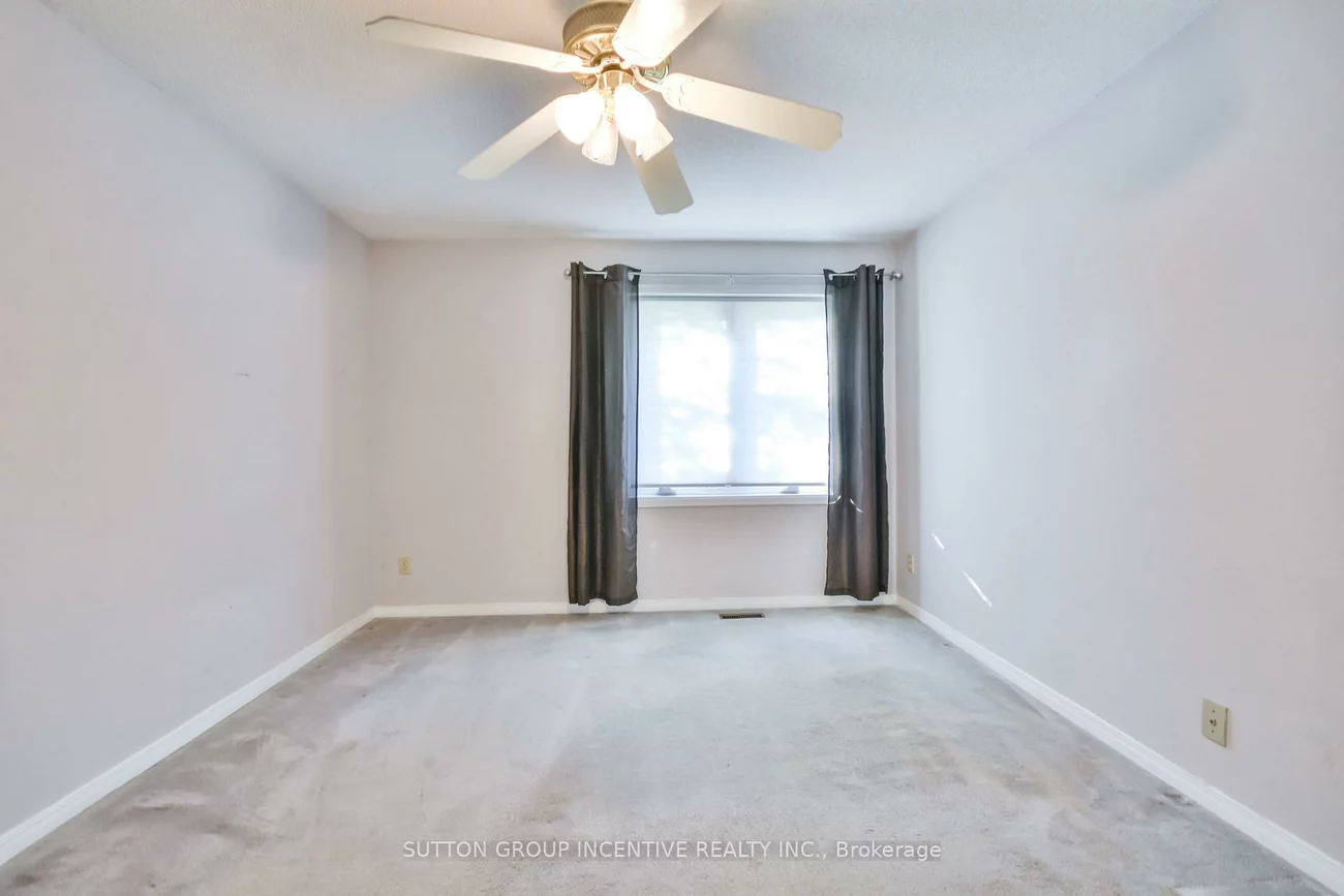 2276, Scythes, Stroud, Innisfil