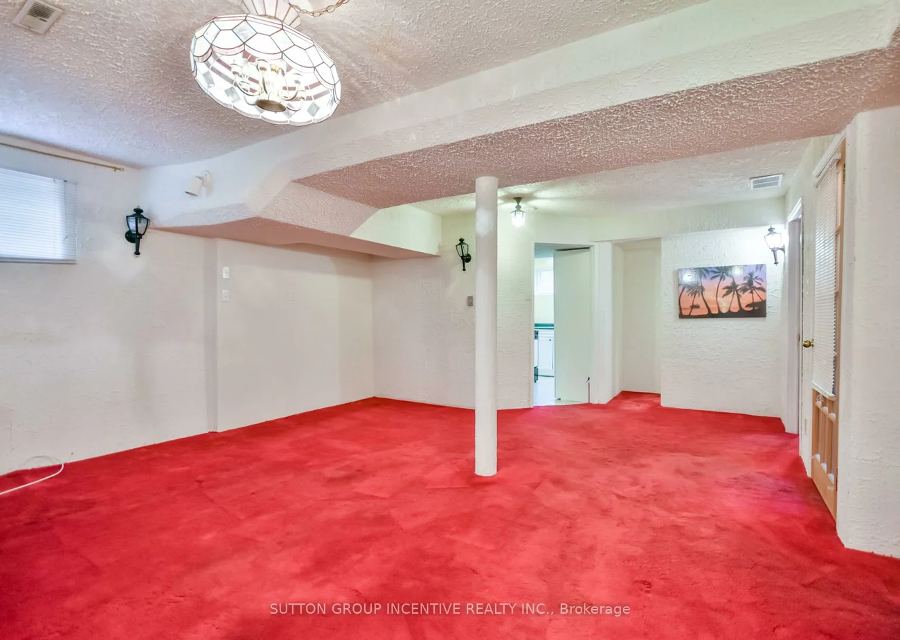 2276, Scythes, Stroud, Innisfil