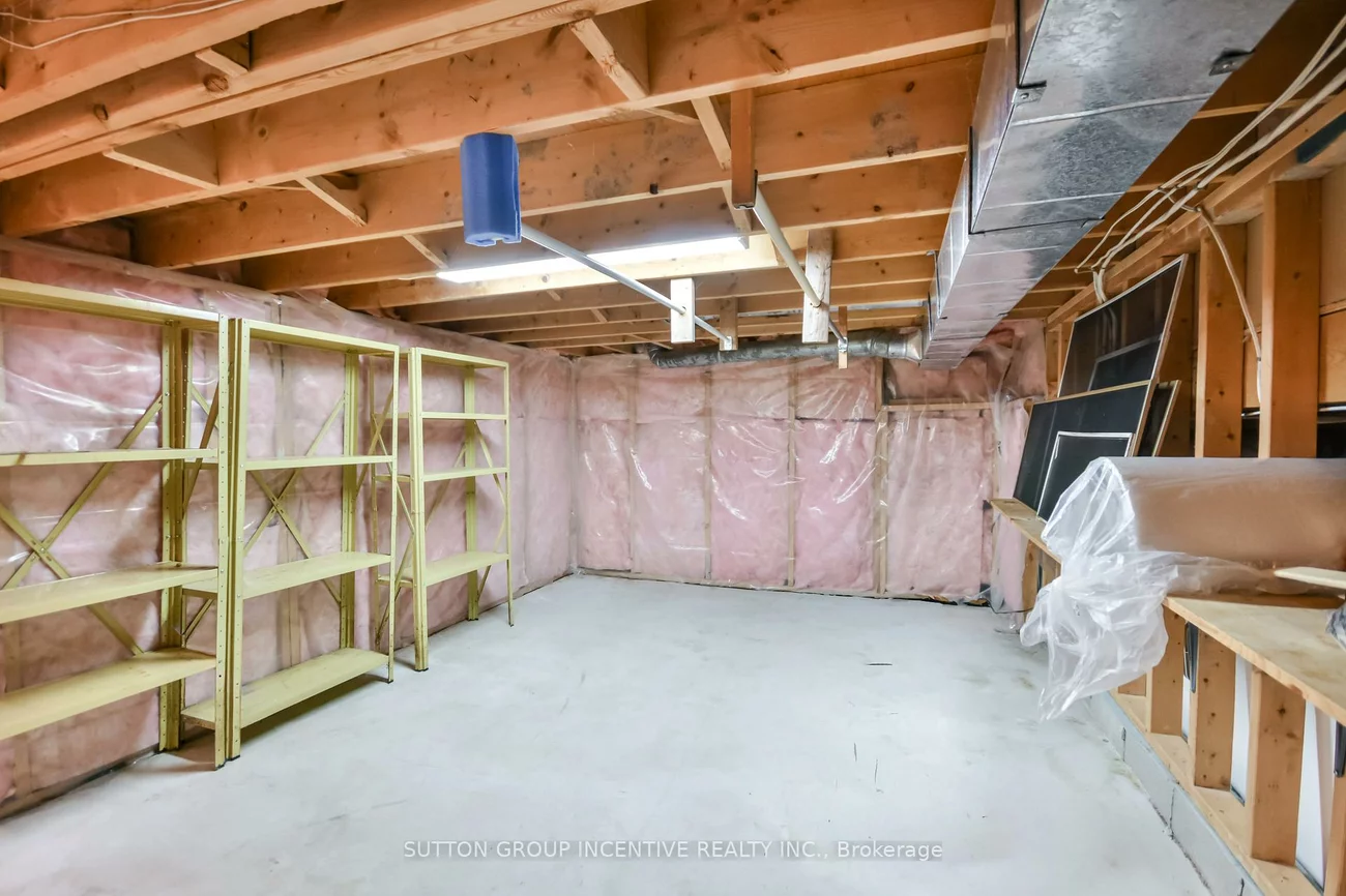 2276, Scythes, Stroud, Innisfil