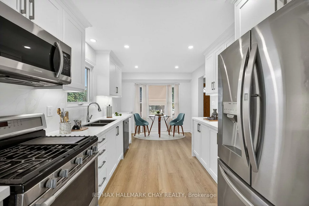 714, Candaras, Alcona, Innisfil