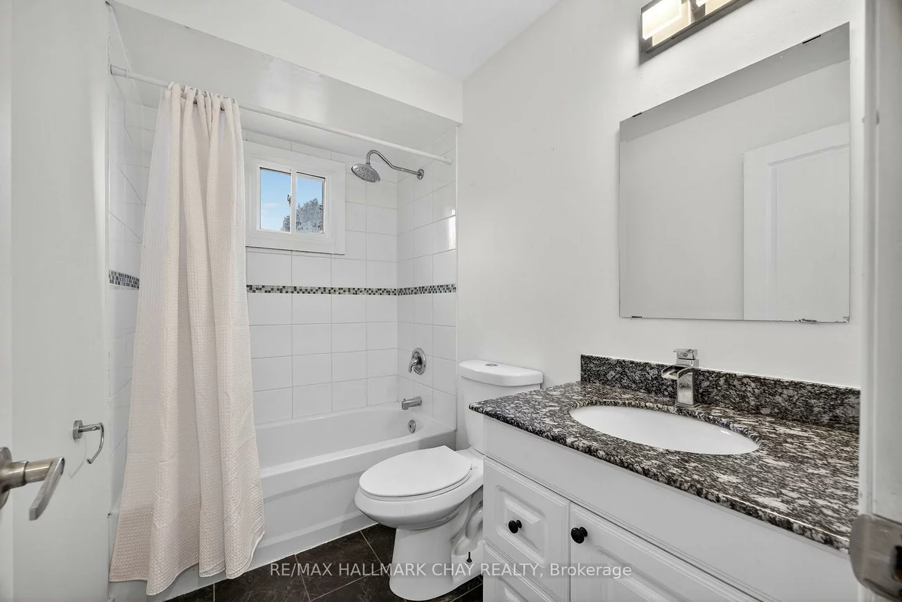 714, Candaras, Alcona, Innisfil