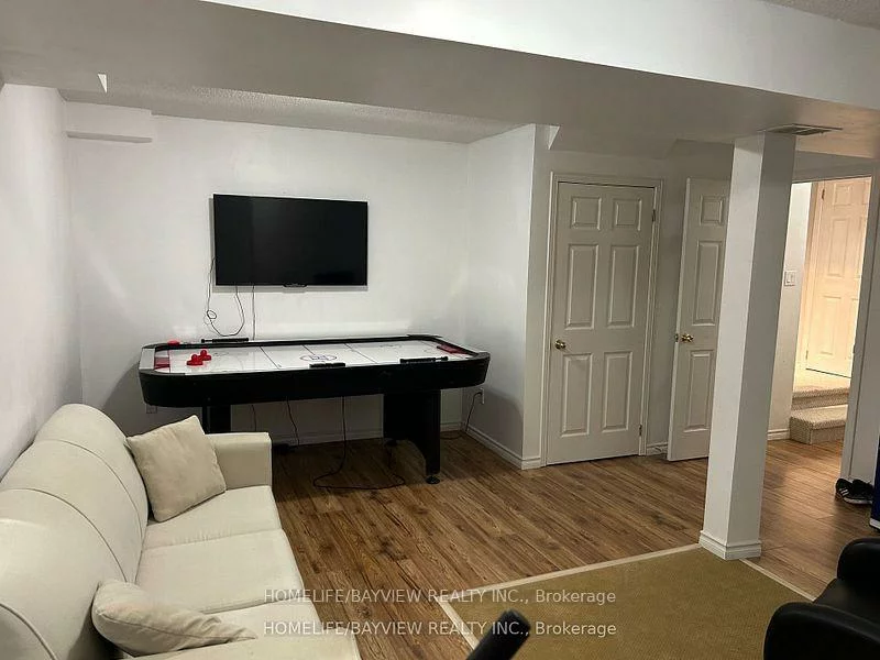 999, Anna Maria, Alcona, Innisfil