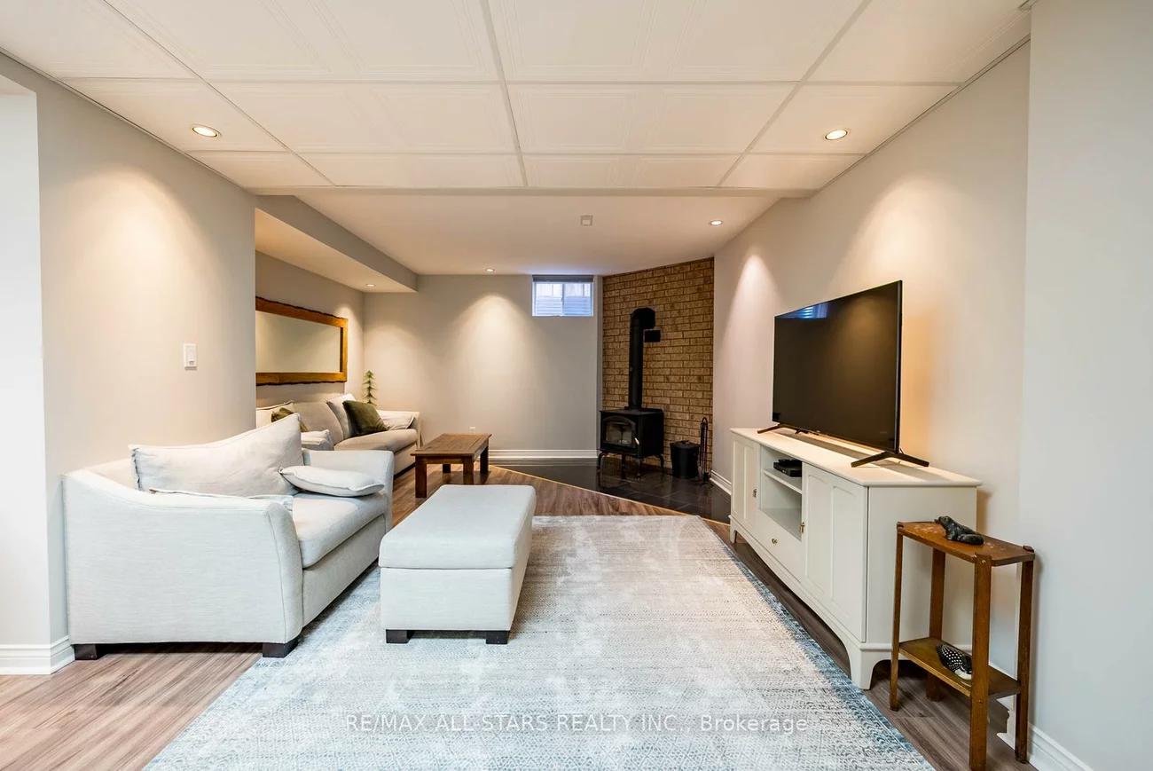 1967, Annecca, Alcona, Innisfil