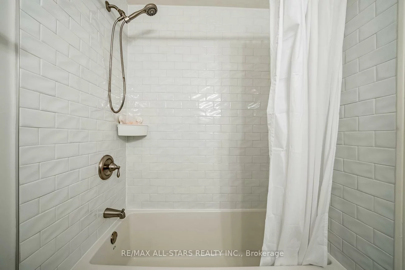 1967, Annecca, Alcona, Innisfil