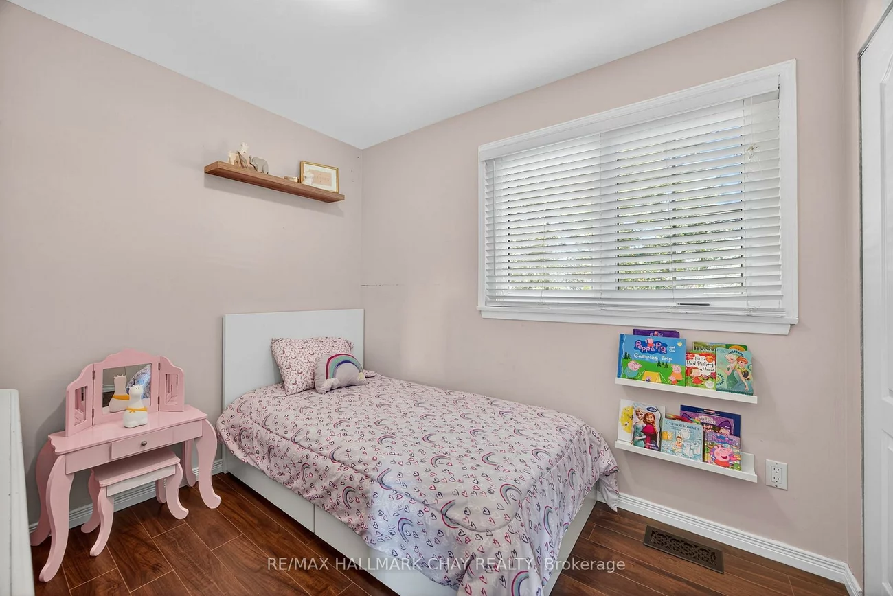 209, Newholme, Stroud, Innisfil