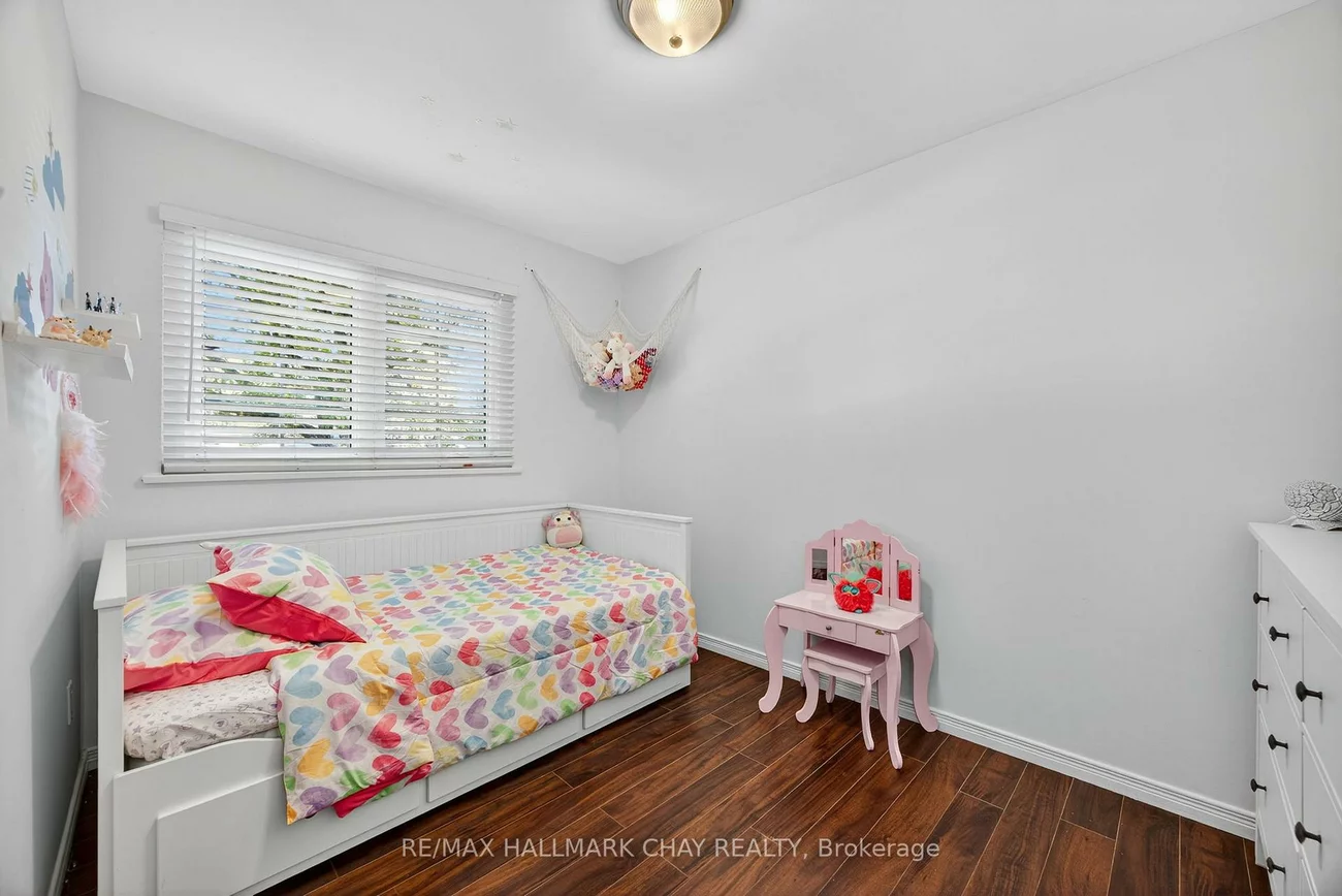 209, Newholme, Stroud, Innisfil