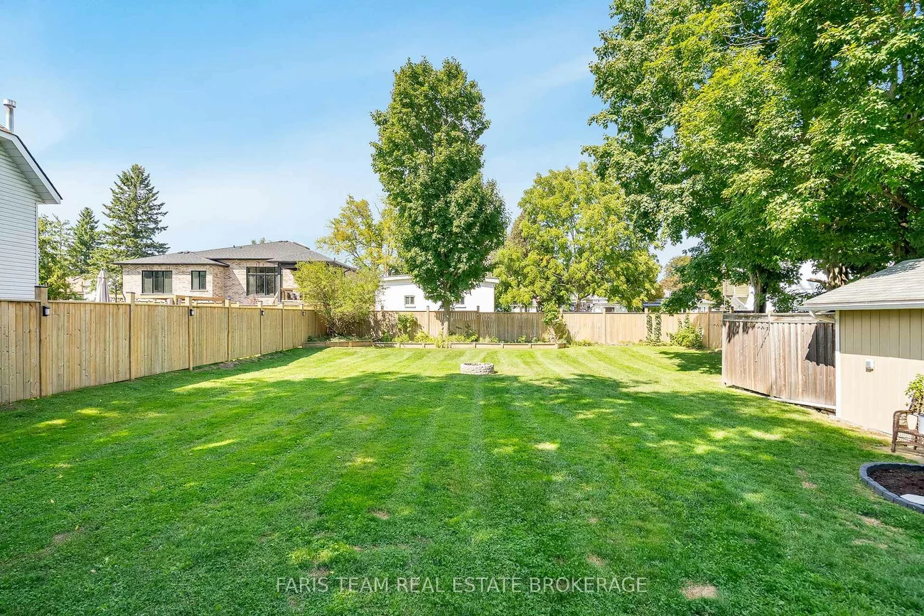 2108, Victoria, Stroud, Innisfil