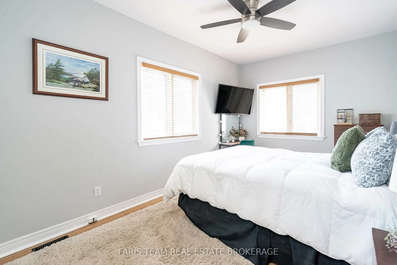 2108, Victoria, Stroud, Innisfil