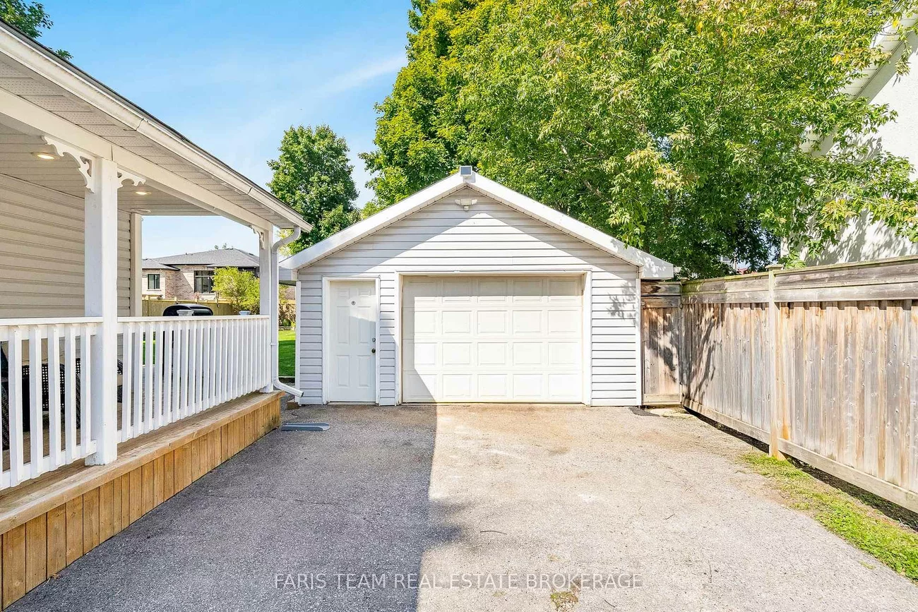 2108, Victoria, Stroud, Innisfil