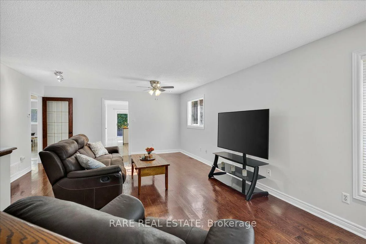 1069, Corrie, Alcona, Innisfil