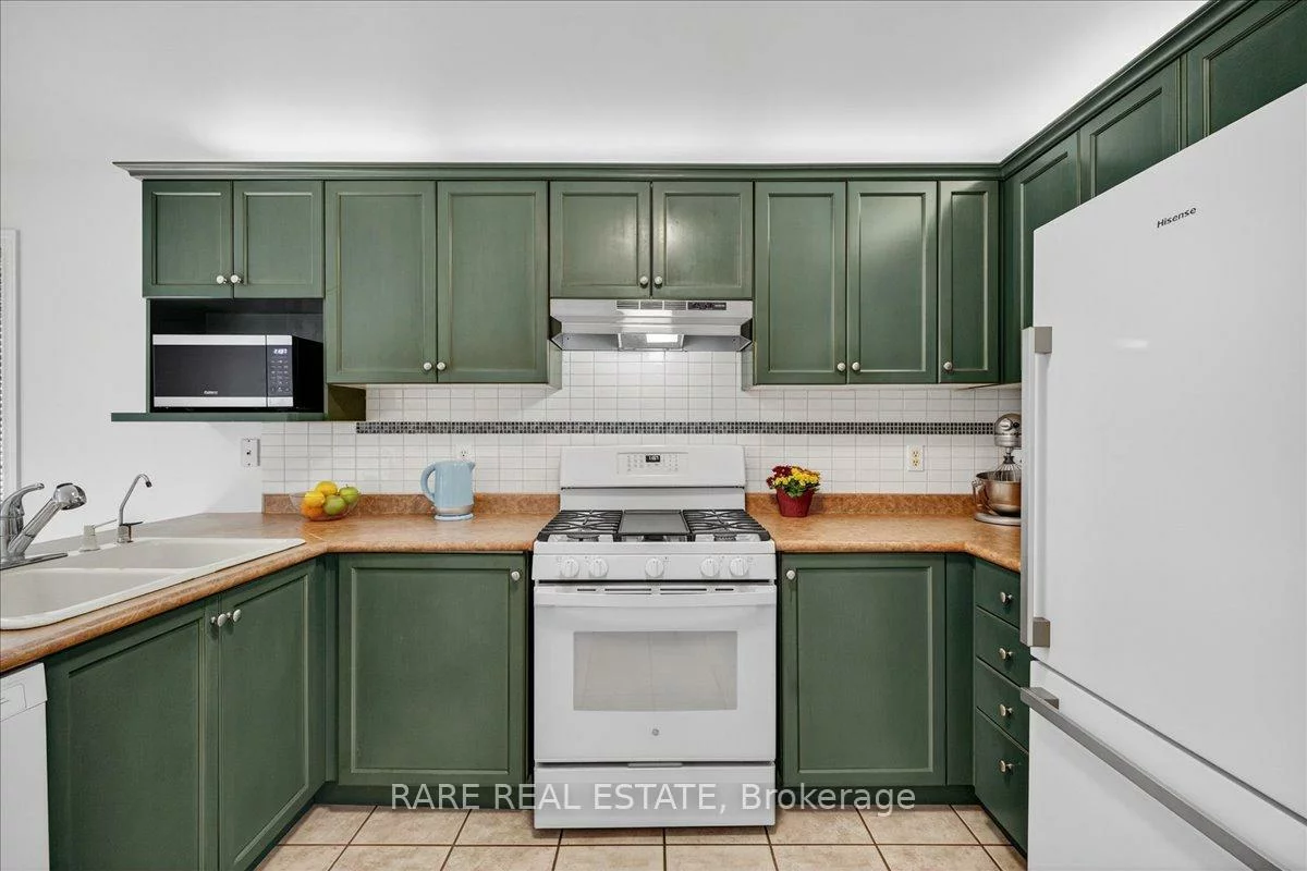 1069, Corrie, Alcona, Innisfil