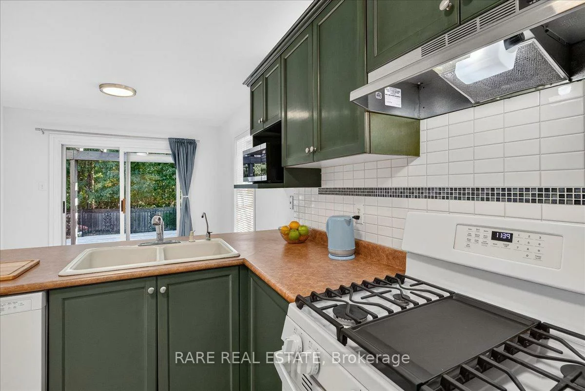 1069, Corrie, Alcona, Innisfil