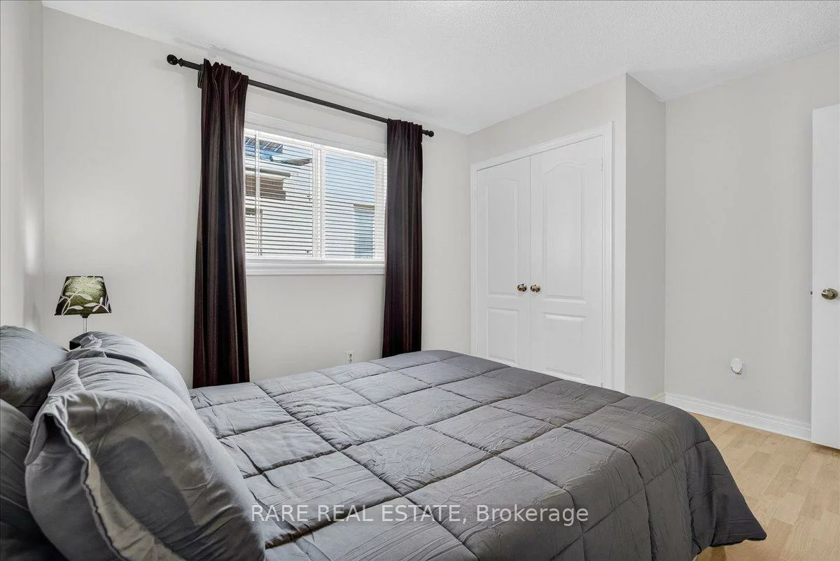 1069, Corrie, Alcona, Innisfil