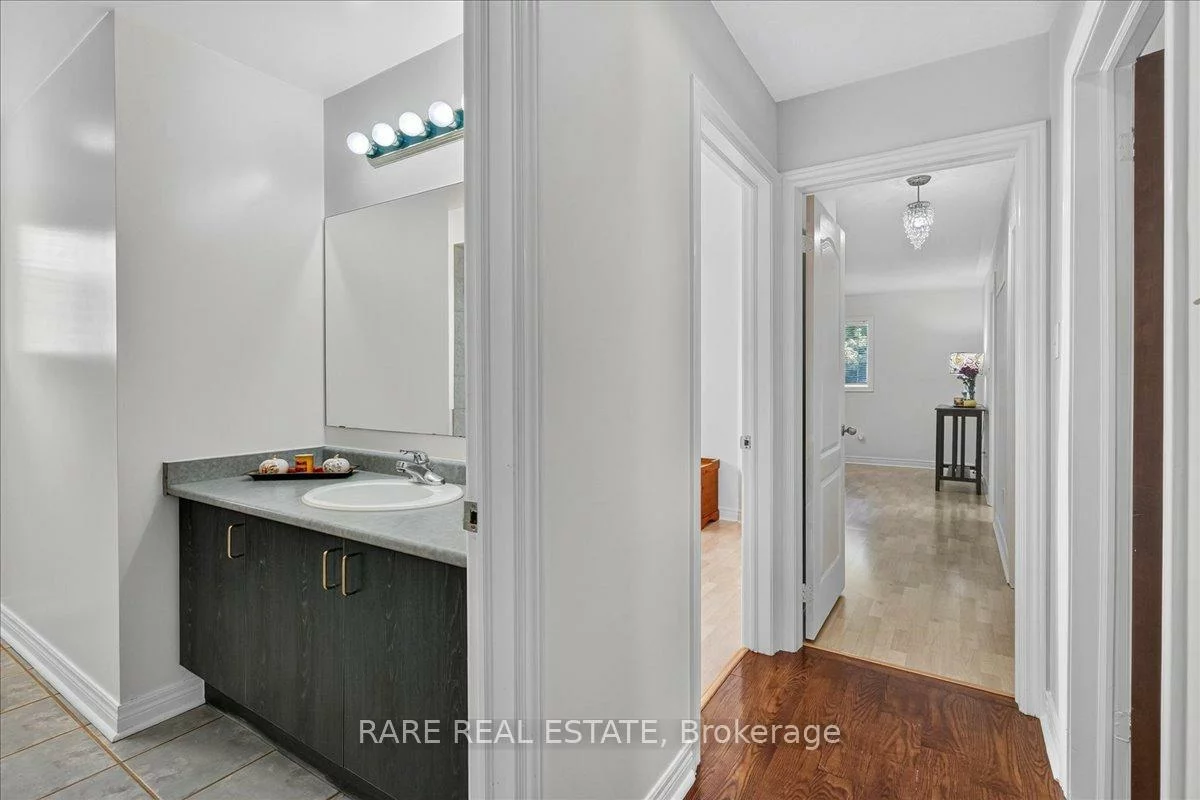 1069, Corrie, Alcona, Innisfil