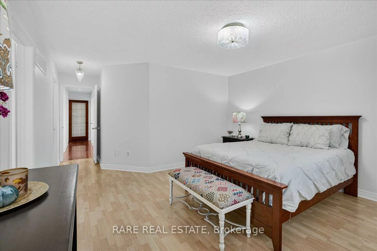 1069, Corrie, Alcona, Innisfil