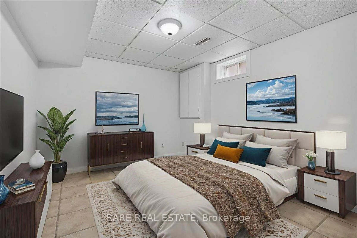 1069, Corrie, Alcona, Innisfil