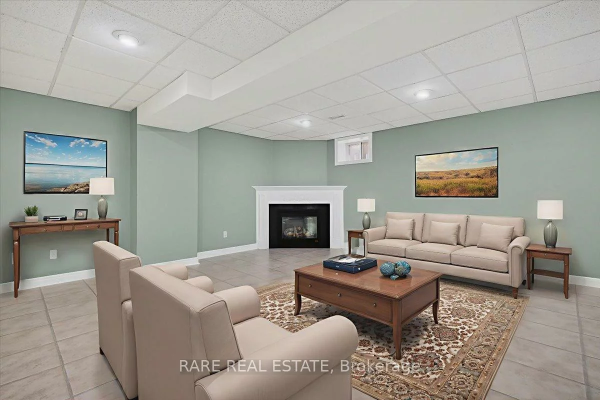 1069, Corrie, Alcona, Innisfil