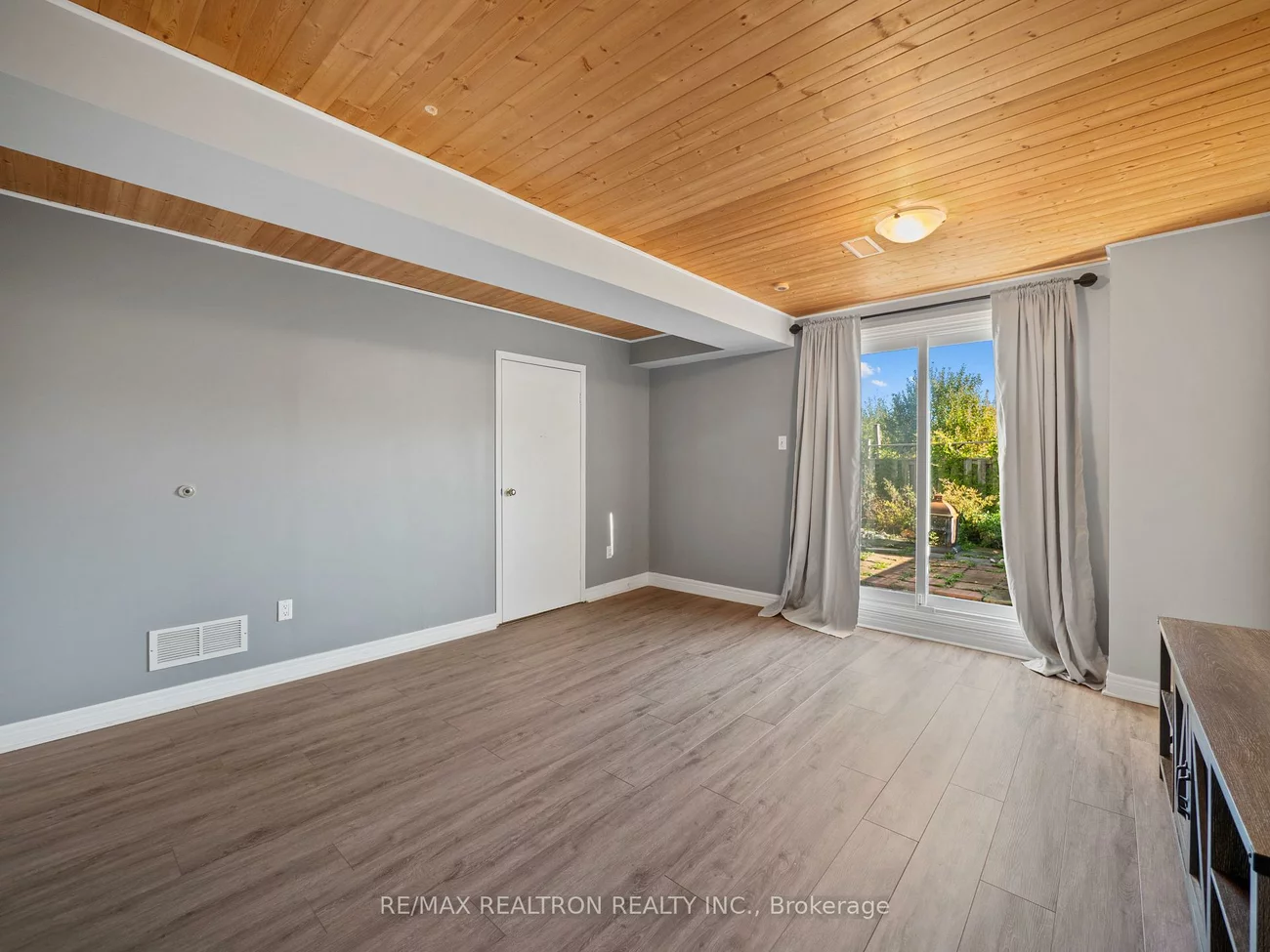 2133, Ferguson, Alcona, Innisfil