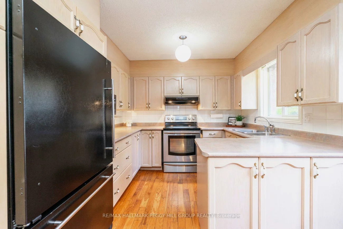 1992, Annecca, Alcona, Innisfil