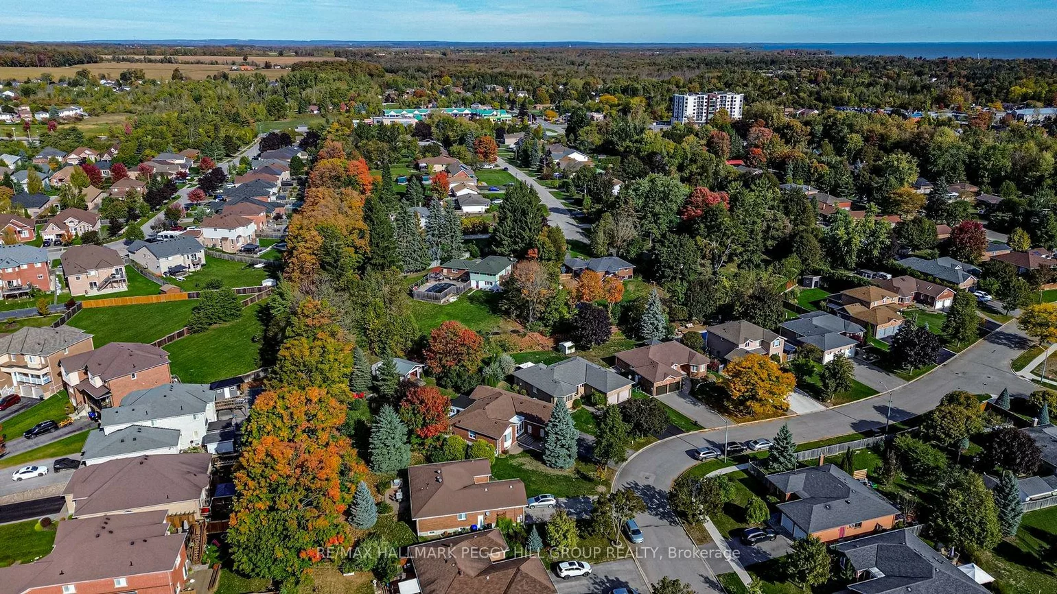 1992, Annecca, Alcona, Innisfil