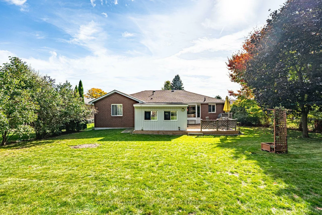 1992, Annecca, Alcona, Innisfil