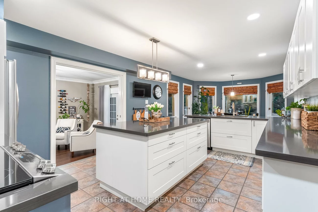 2255, Douglas, Alcona, Innisfil