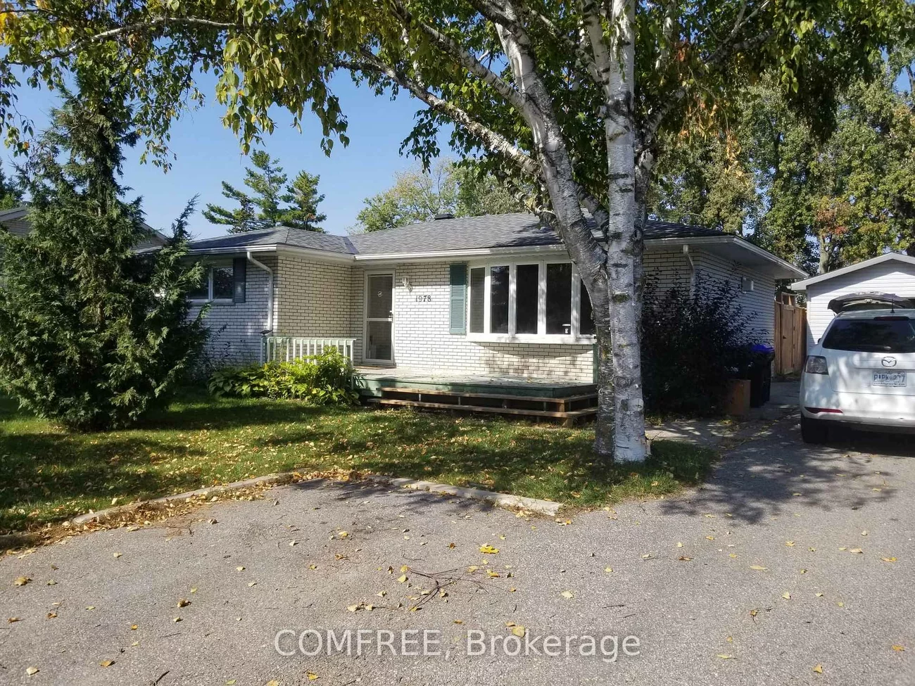 1978, Victoria, Stroud, Innisfil