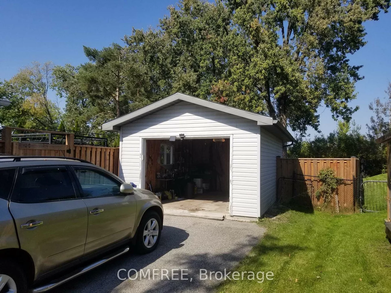 1978, Victoria, Stroud, Innisfil