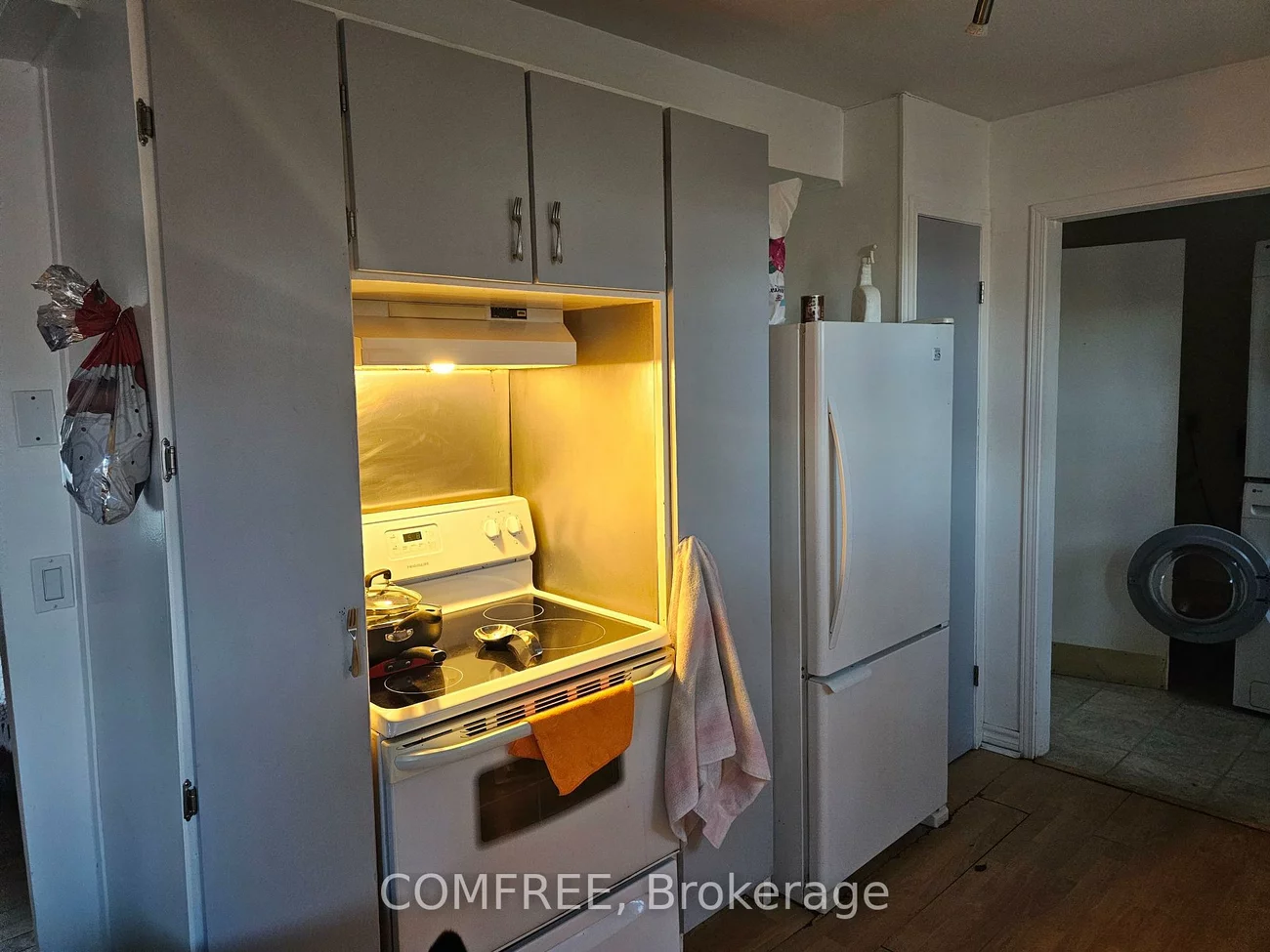 1978, Victoria, Stroud, Innisfil