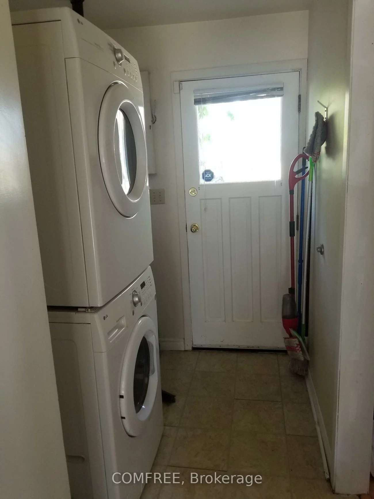 1978, Victoria, Stroud, Innisfil