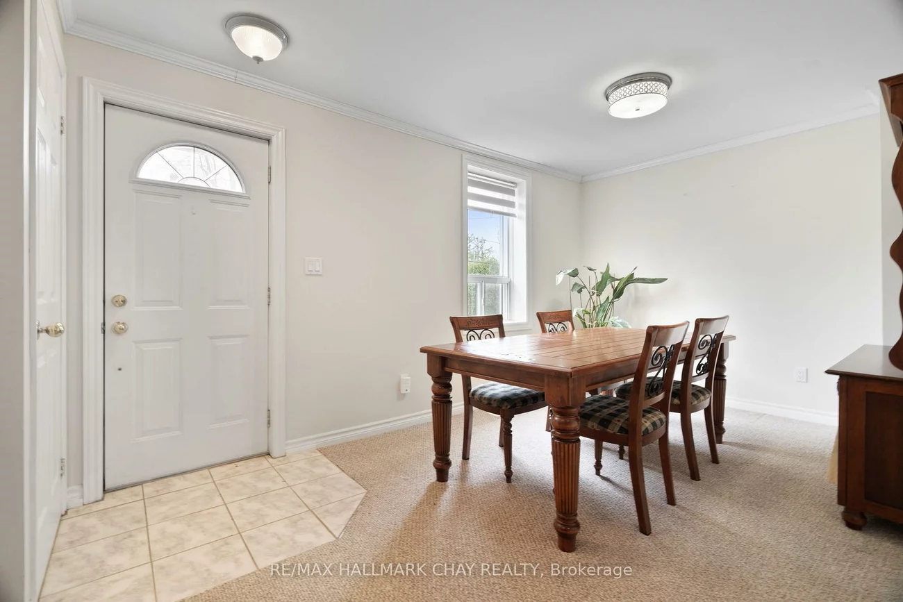 2088, Victoria, Stroud, Innisfil