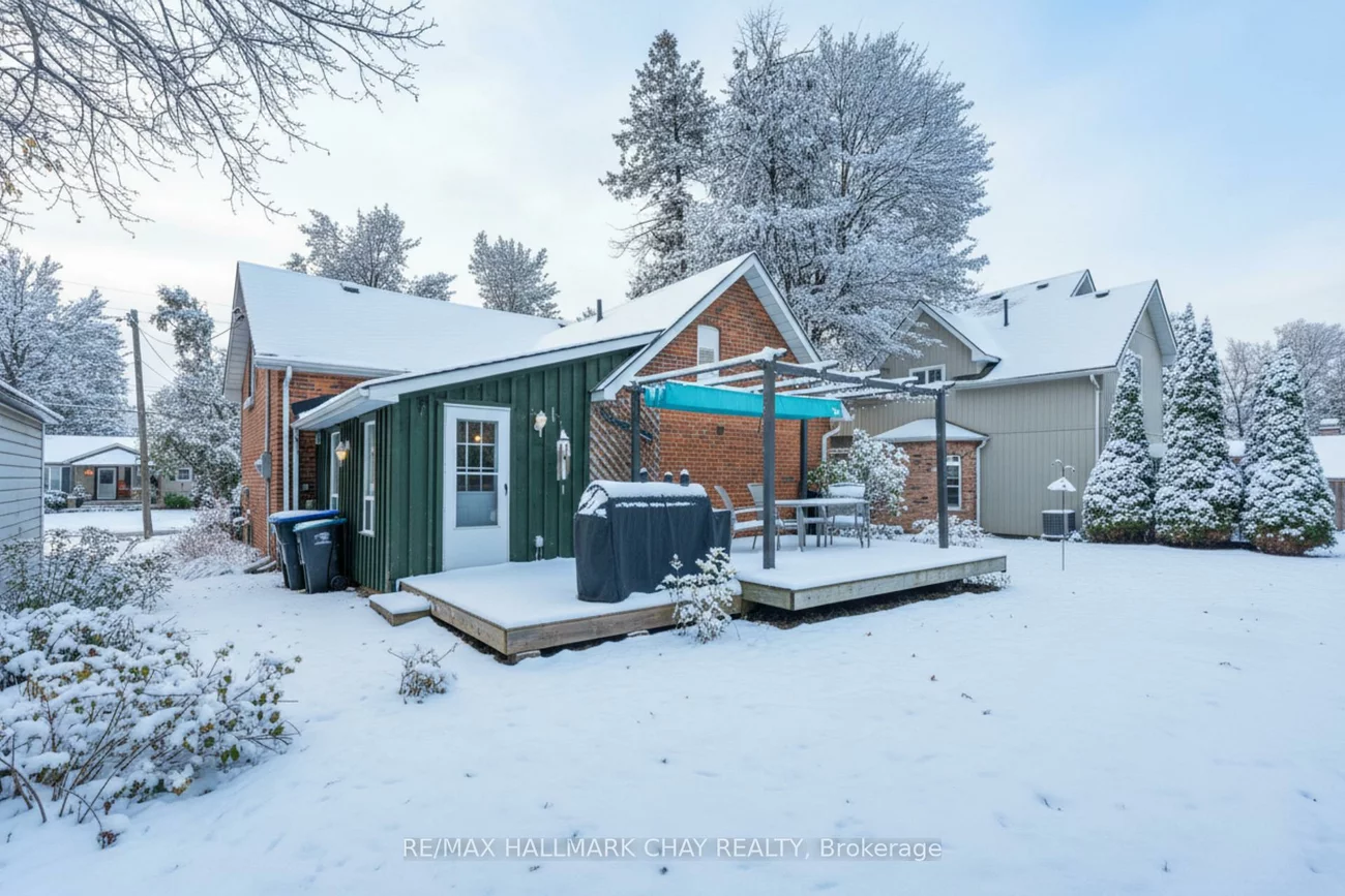 2088, Victoria, Stroud, Innisfil