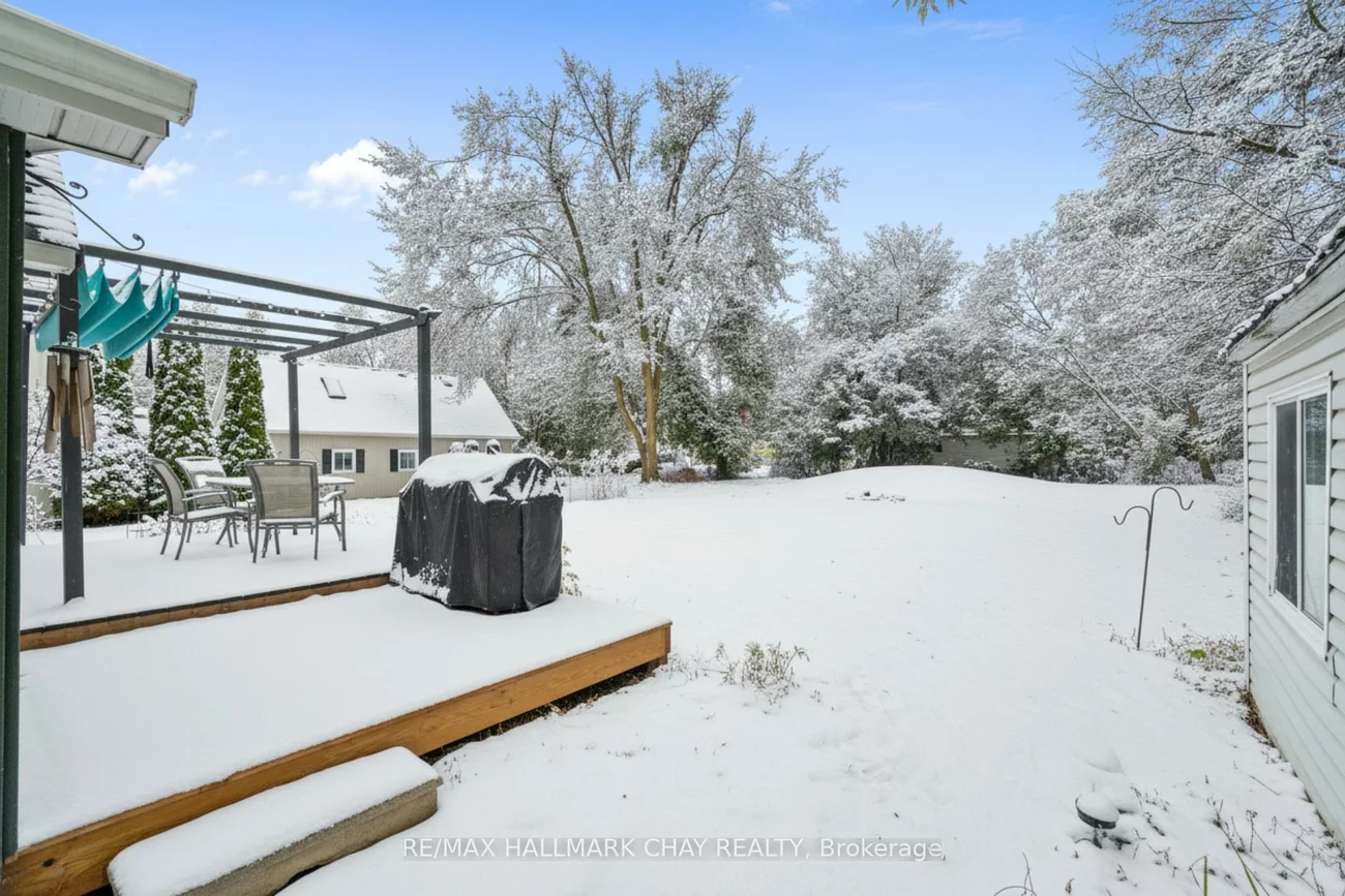 2088, Victoria, Stroud, Innisfil