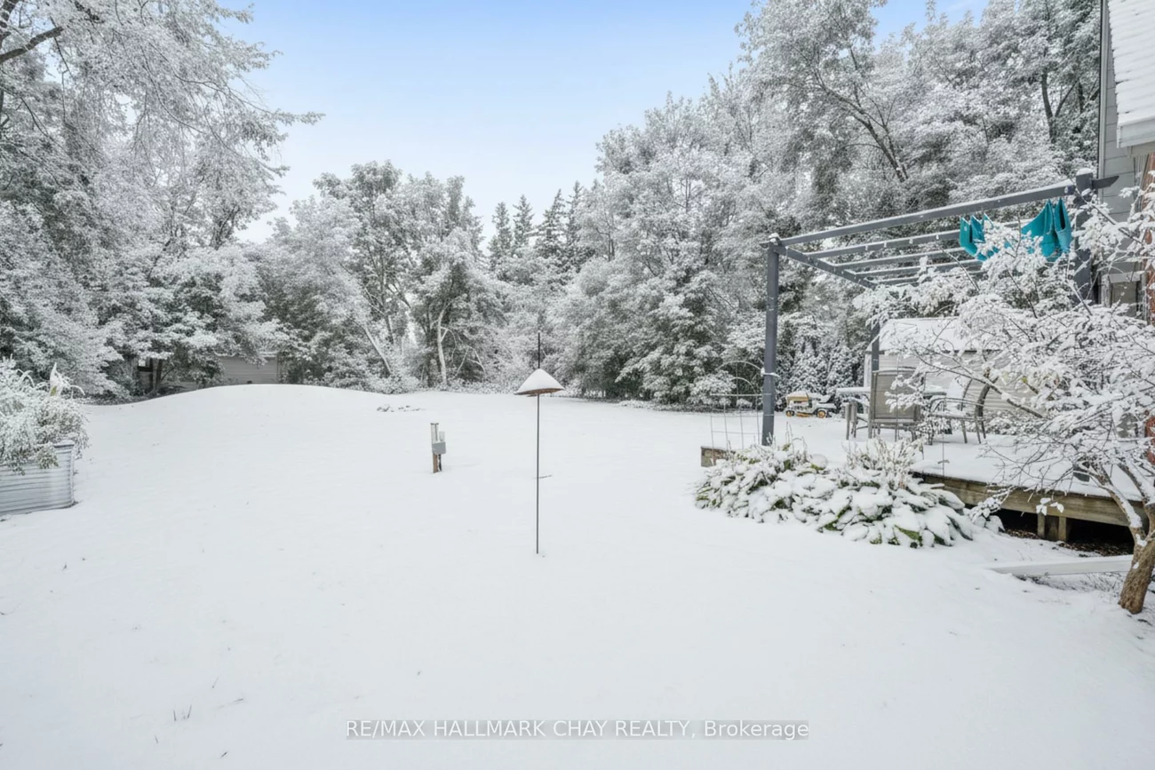 2088, Victoria, Stroud, Innisfil