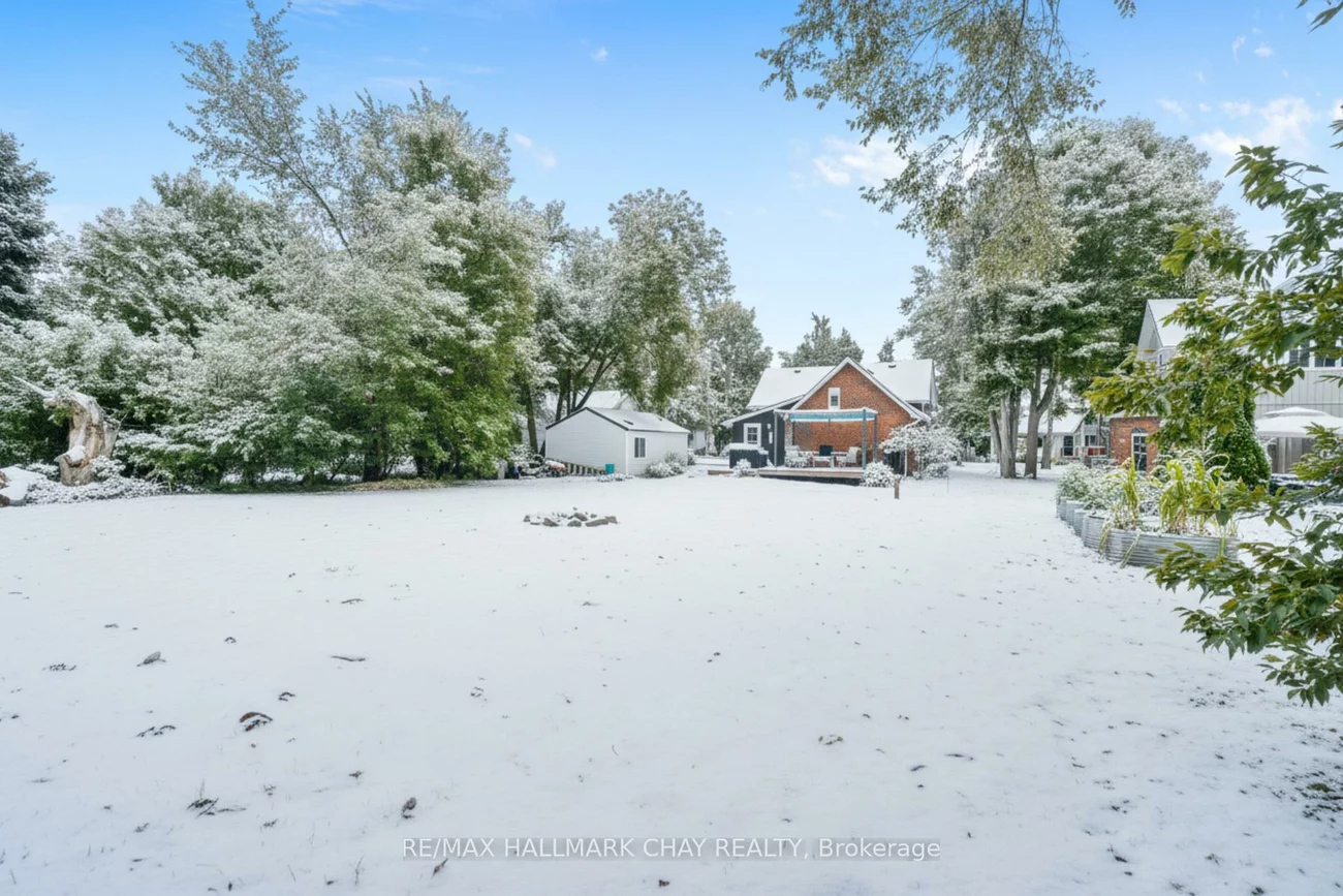 2088, Victoria, Stroud, Innisfil