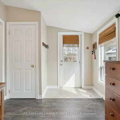 2088, Victoria, Stroud, Innisfil