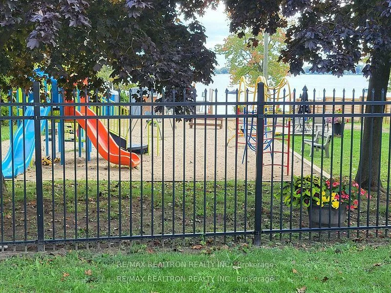 911, Vicrol, Alcona, Innisfil