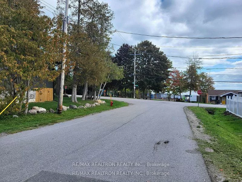 911, Vicrol, Alcona, Innisfil