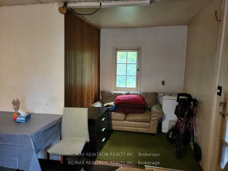 911, Vicrol, Alcona, Innisfil