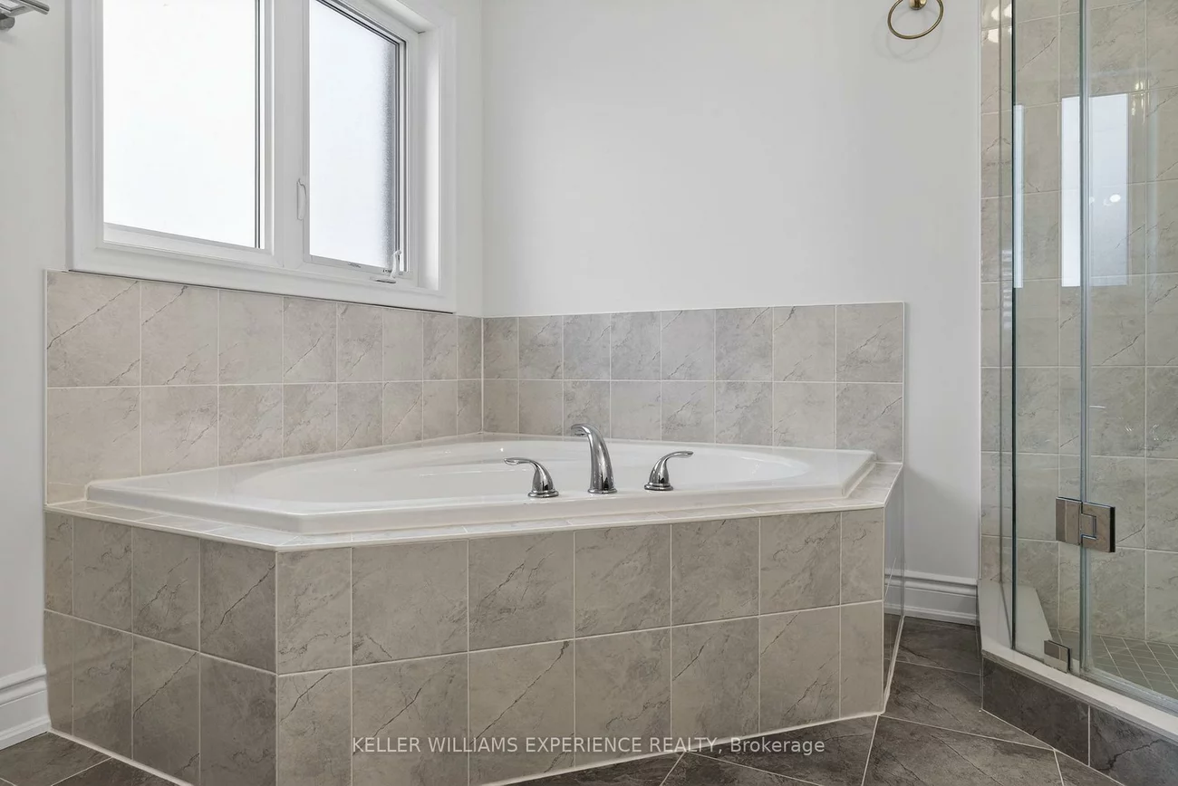 1606, Rizzardo, Alcona, Innisfil