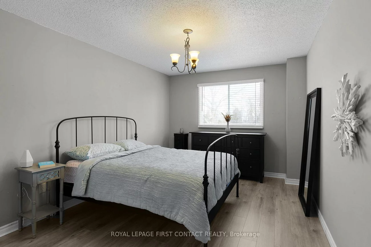 950, Linden, Alcona, Innisfil