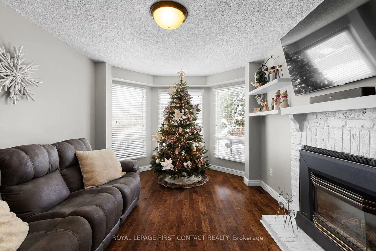 950, Linden, Alcona, Innisfil