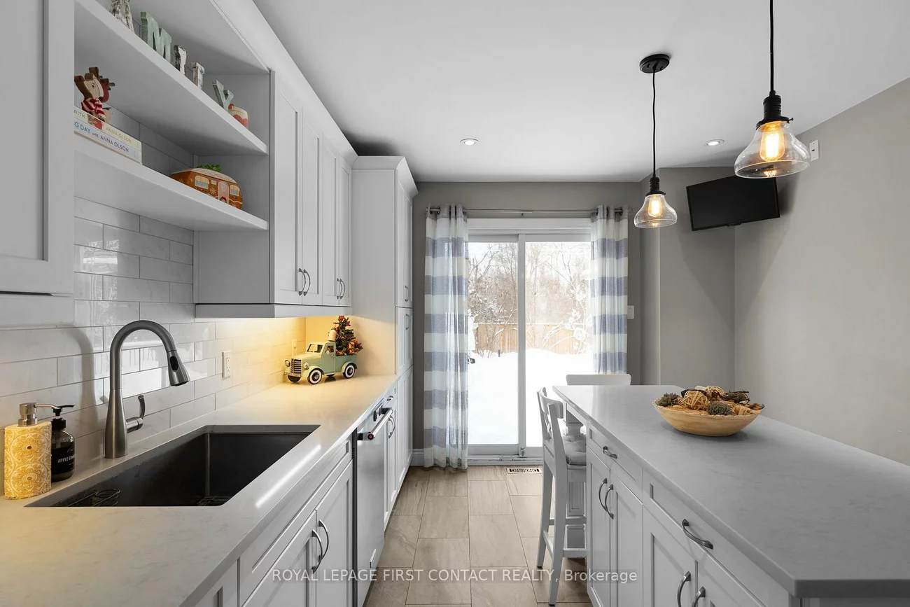 950, Linden, Alcona, Innisfil