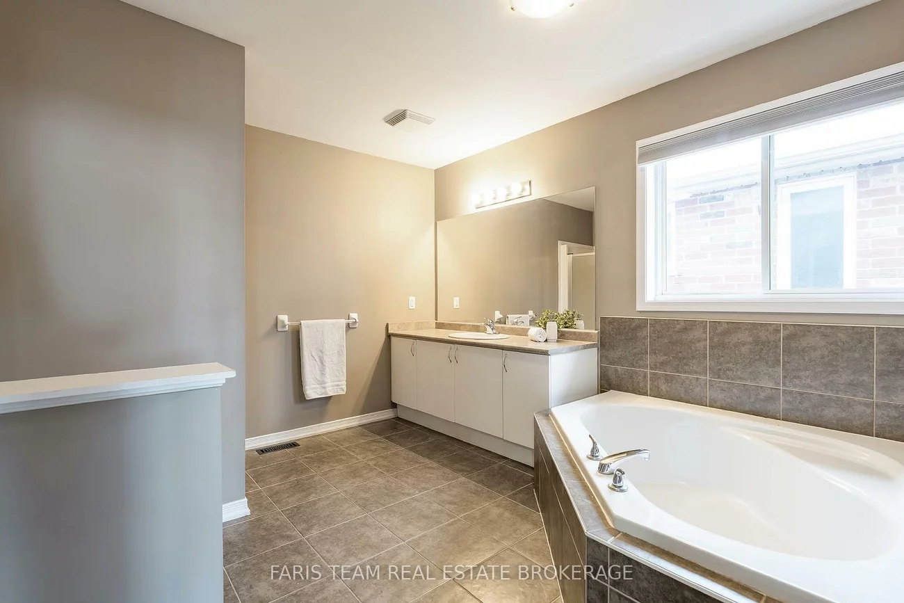 1373, Hunter, Alcona, Innisfil