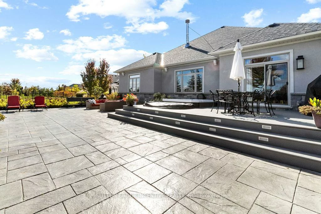 327, Sunnybrae, Stroud, Innisfil