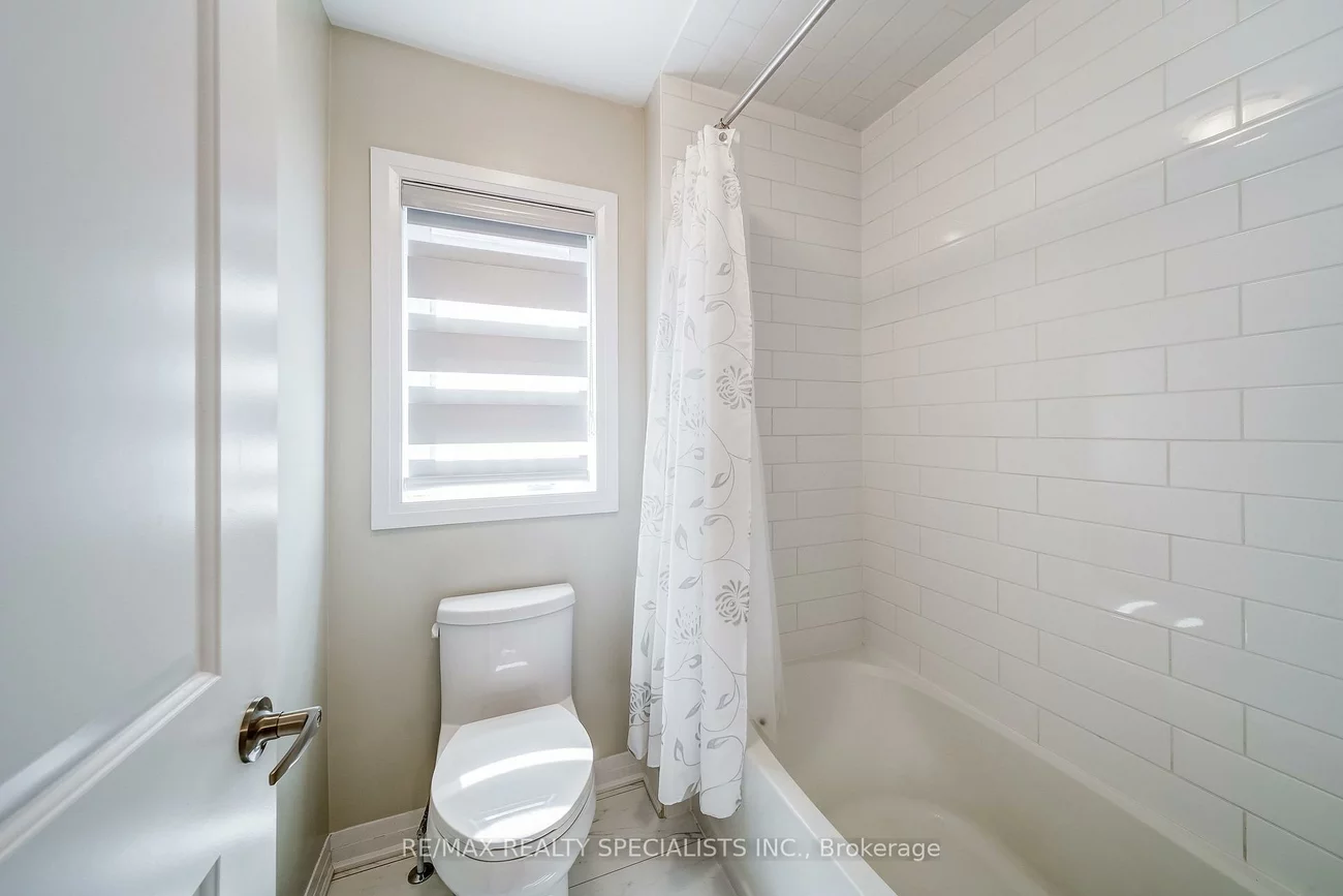 1698, Corsal, Alcona, Innisfil