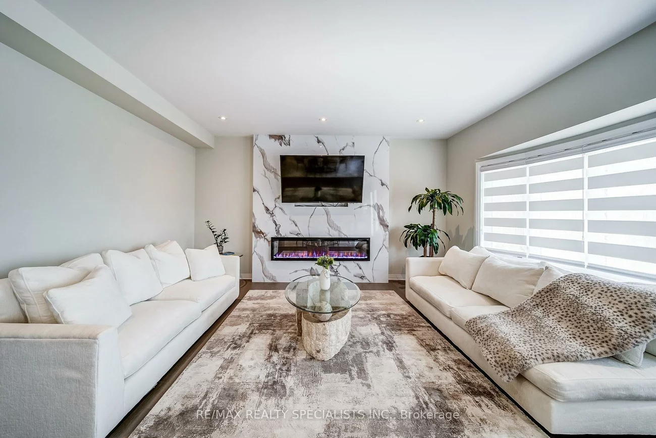 1698, Corsal, Alcona, Innisfil