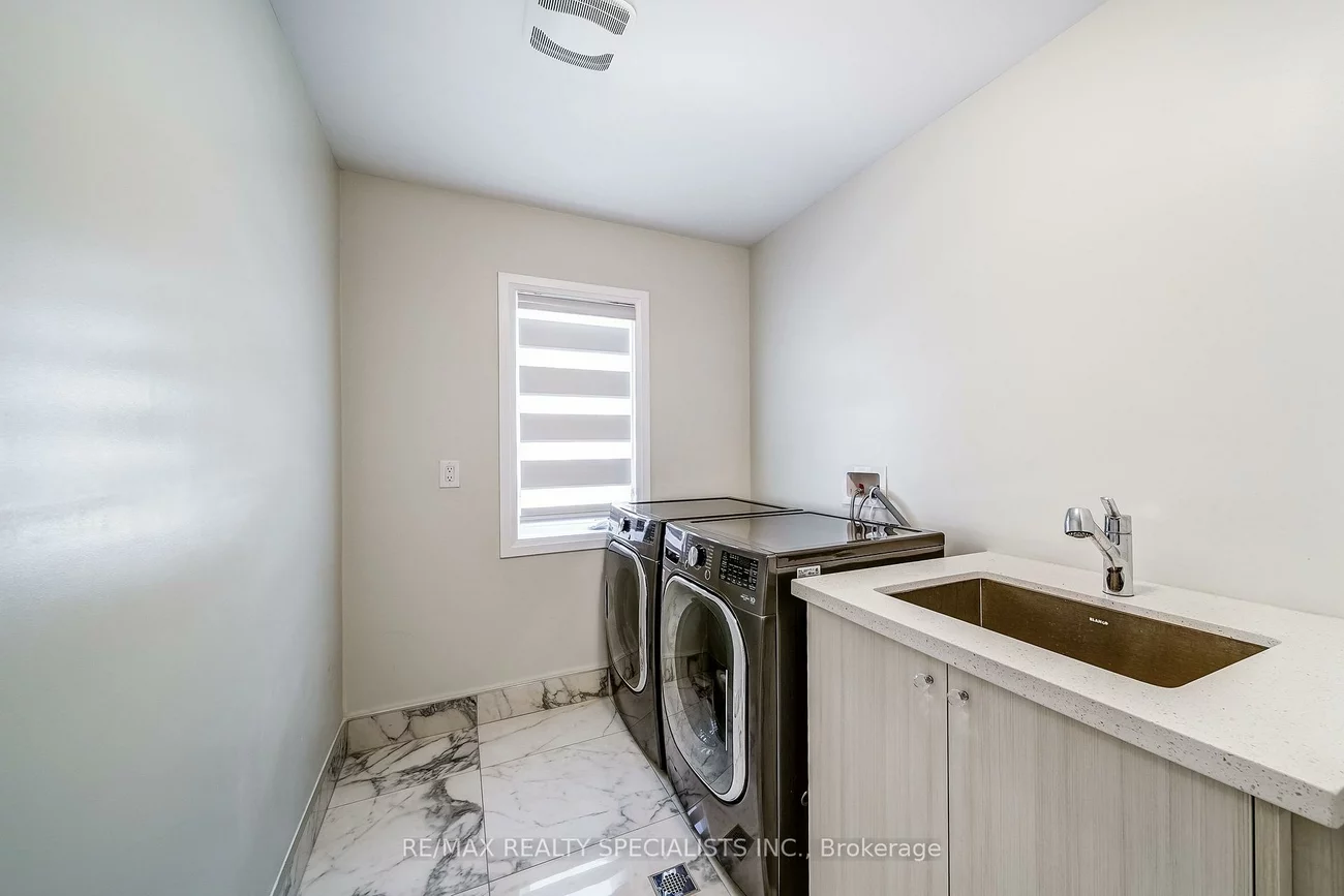 1698, Corsal, Alcona, Innisfil